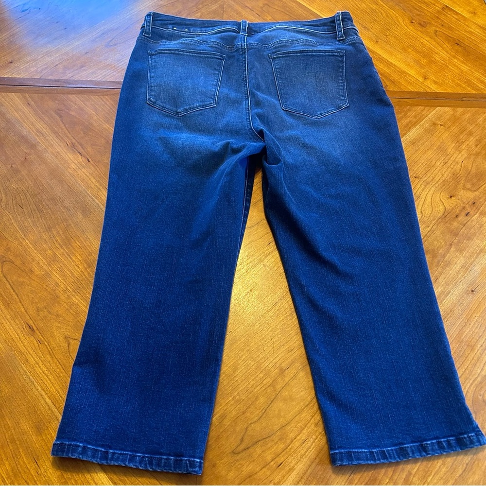 Chico’s “Girlfriend” Slim Leg Capri - Picture 4 of 4
